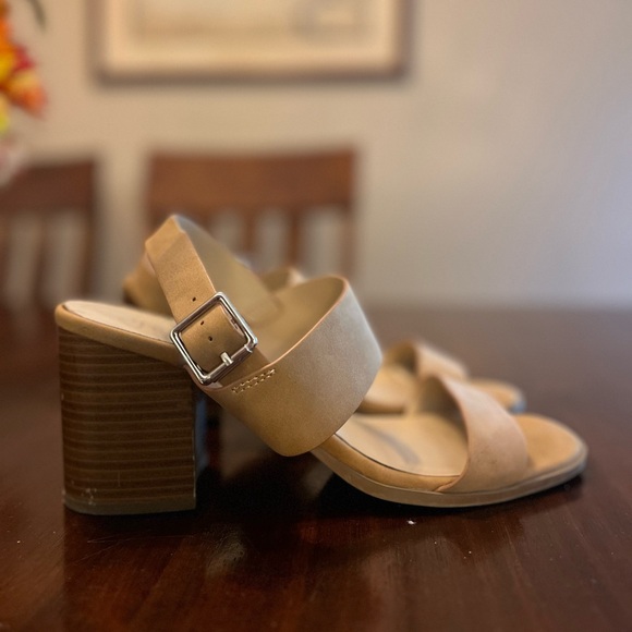 Nude Heels Size 10 - Picture 2 of 7